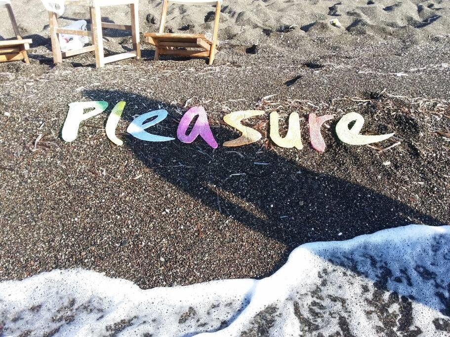 Pleasure Black Beach Perissa  Esterno foto
